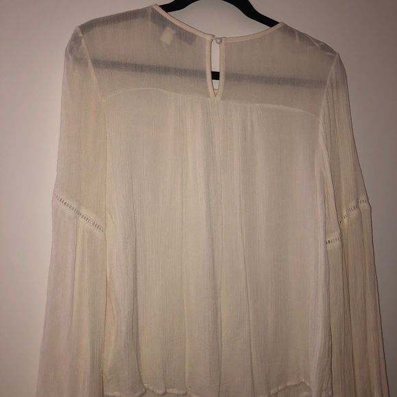 3/$20 • FRANCESCAS BLOUSE!!! - Picture 4 of 4